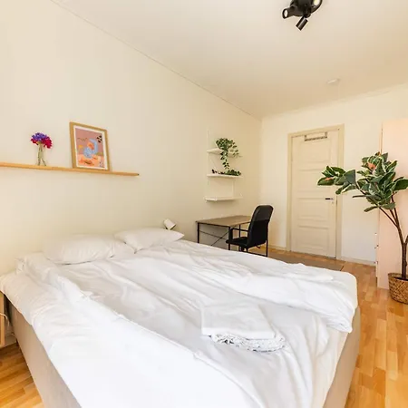 Spacious 4br Near Downtown & Ocean Leilighet